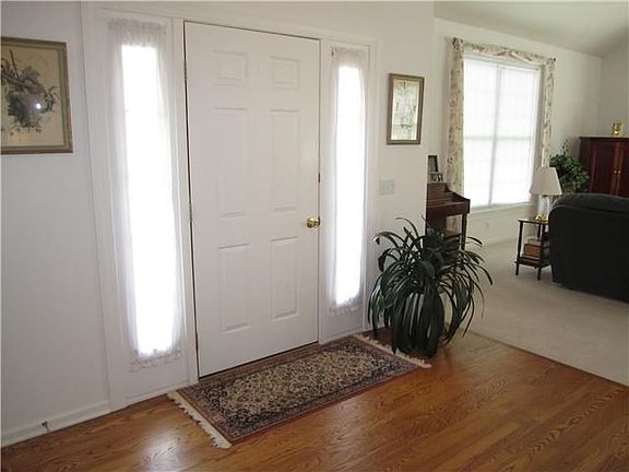 3rd image of 53 Granite Dr