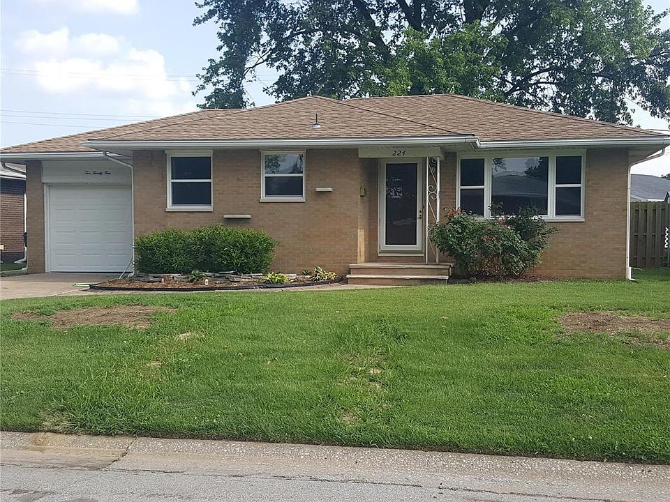 1st image of 224 Park Ln