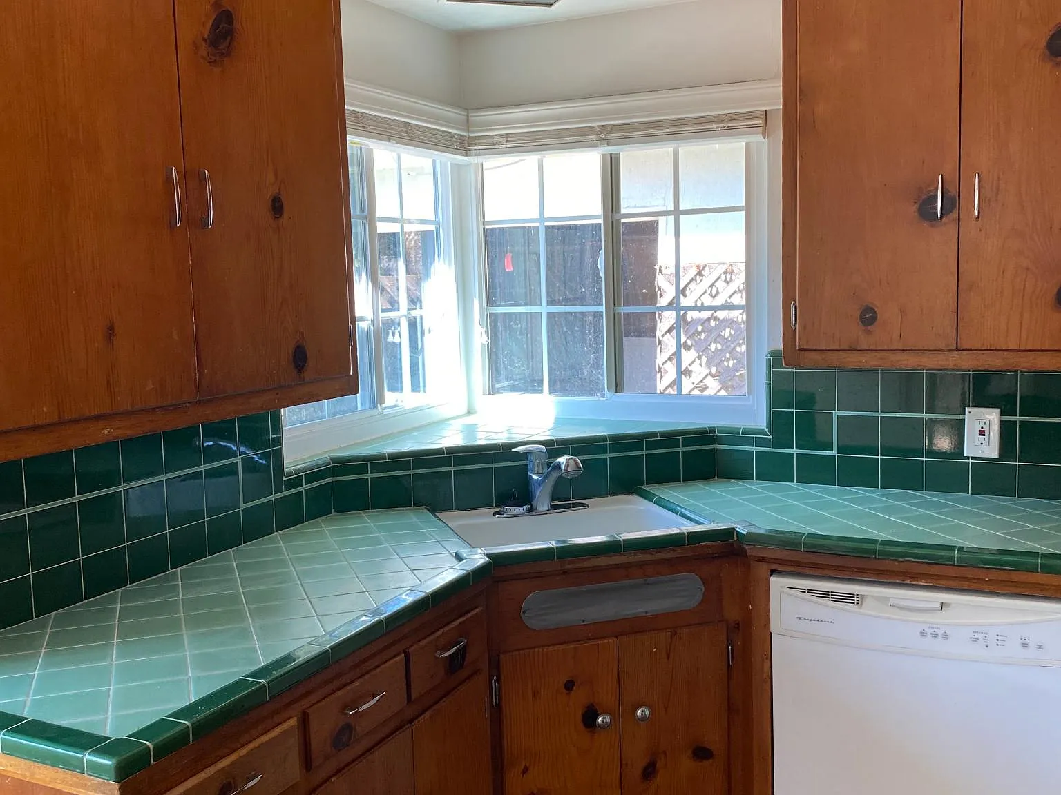 2 bed, 950 sqft, $2,550 — Photo 4
