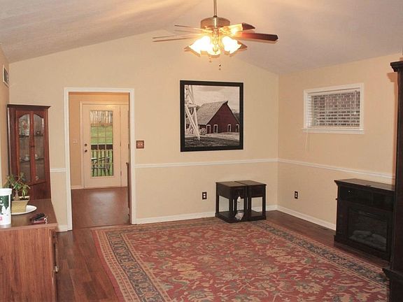 3rd image of 203 Bass Pond Glen Dr