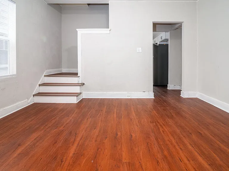 1157 Linwood Ave — Photo 7