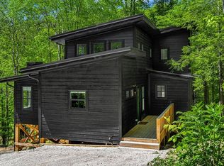 217 Sunset Rdg, Rogers, KY 41365