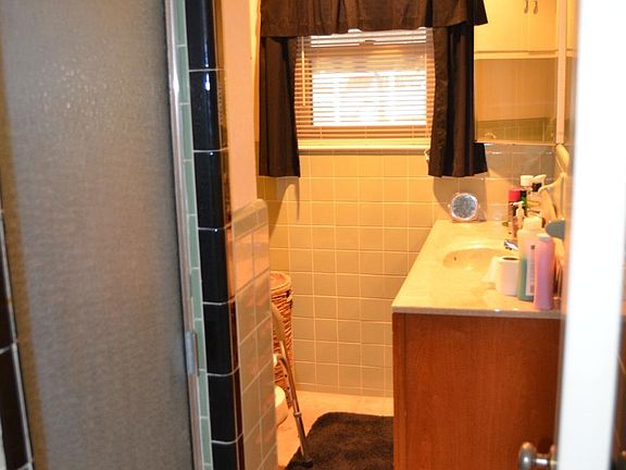 4th image of 819 E Juniper Ave