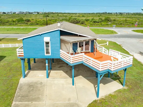 12524 W Ventura Dr, Galveston, TX 77554