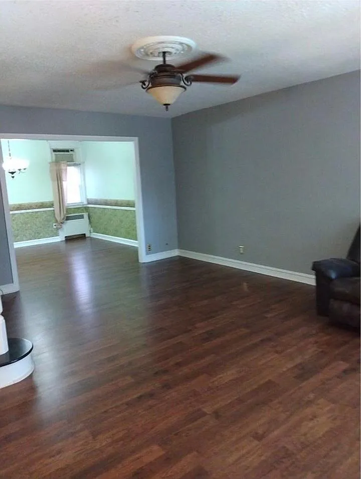 3130 Fanshawe St photo 1