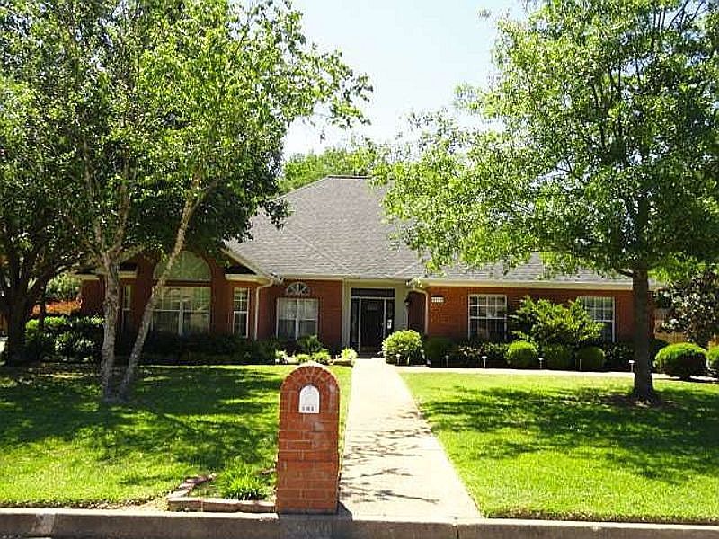 1st image of 5909 Plantation Dr
