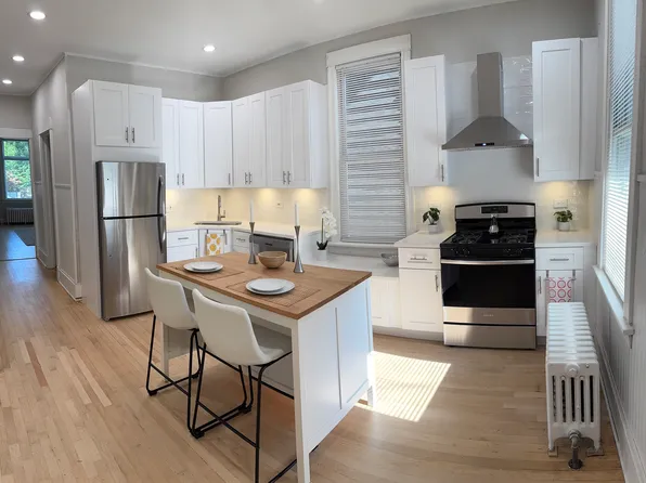 3652 N Wayne Ave, Chicago, IL 60613