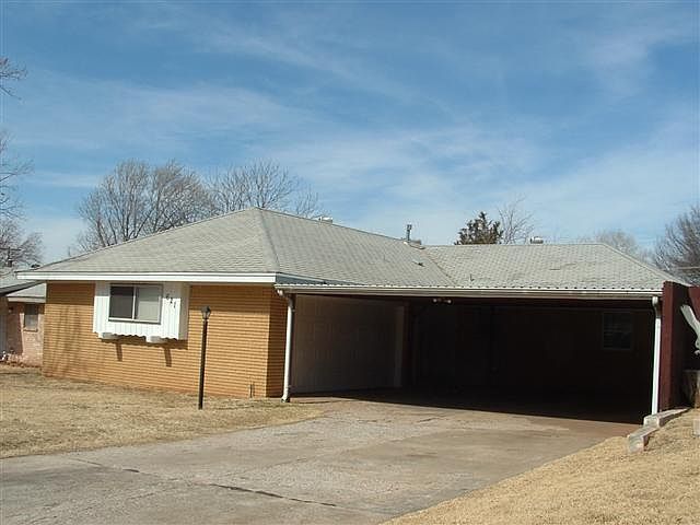 1st image of 621 SW 71st St