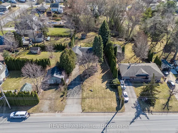 639 Penner St, Niagara On The Lake, ON L0S 1J0