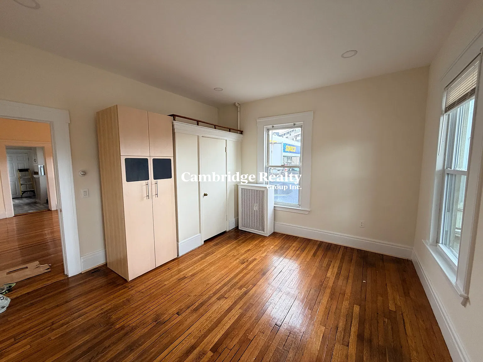 2 bed, 1.0 bath, 1000 sqft, $3,200 — Photo 2