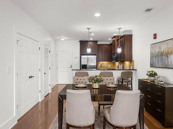 4th image of 2360 Logan Cir #101