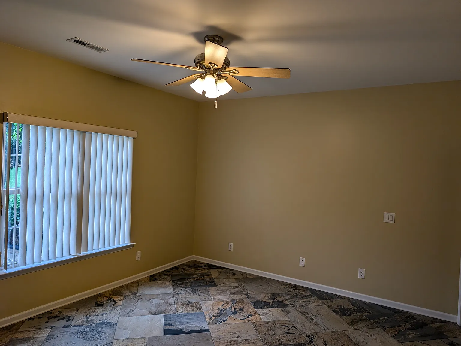 3 bed, 1681 sqft, $1,825 — Photo 4