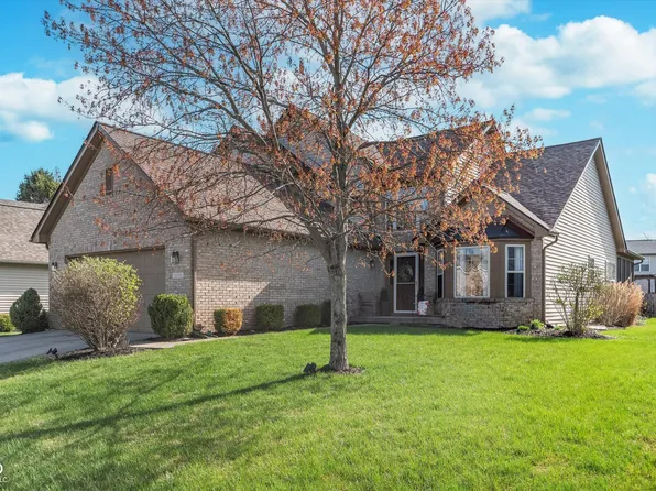 10518 Greenway Dr, Fishers, IN 46037