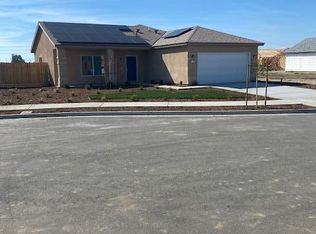1183 S Creekside Pl W, Porterville, CA 93257