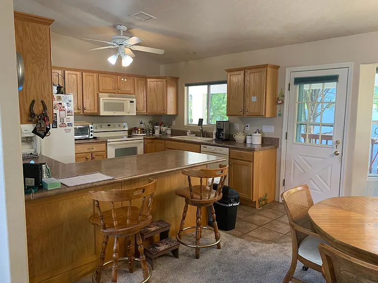SHARED KITCHEN