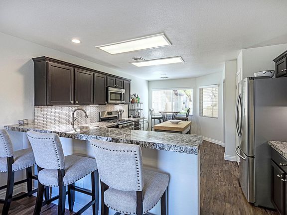 4th image of 10204 Birch Bluff Ln