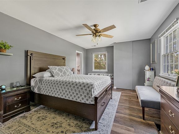5th image of 19 Meadow Ct #19