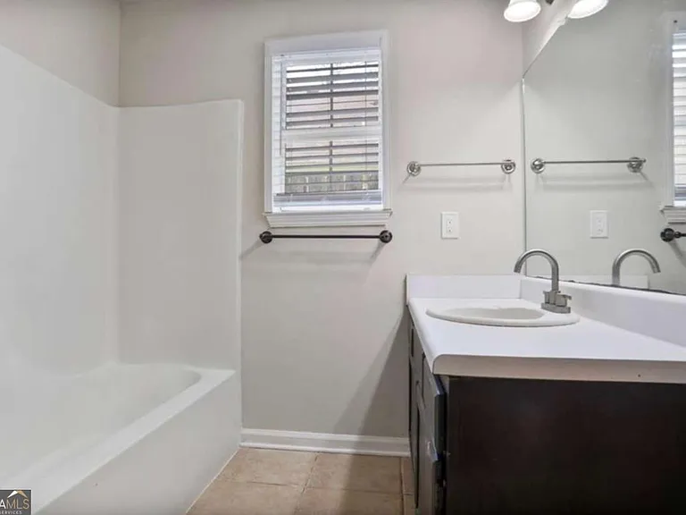 3756 Old Oak Ct — Photo 11