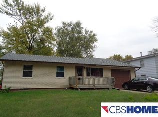 915 Pleasant Dr, Plattsmouth, NE 68048