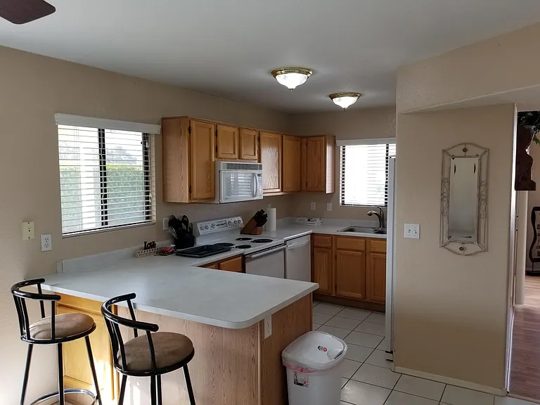 1902 N Barkley #9 — Photo 21