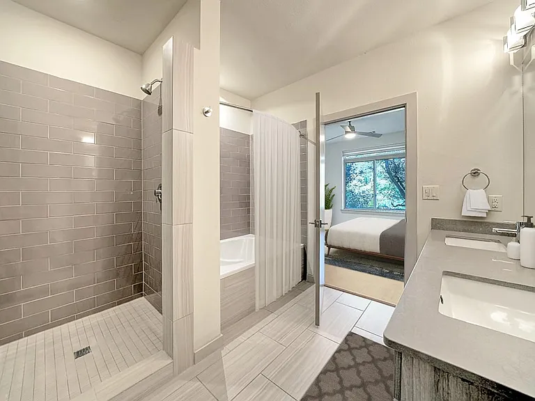 3600 S Lamar Blvd #208 — Photo 12