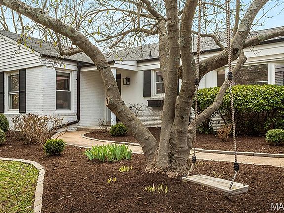 3rd image of 347 Dielman Rd