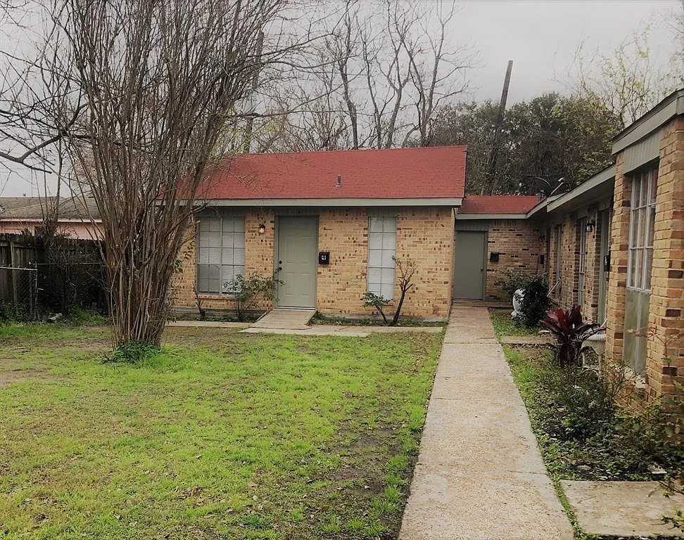 2 bed, 1.0 bath, 777 sqft, $825 — Photo 1