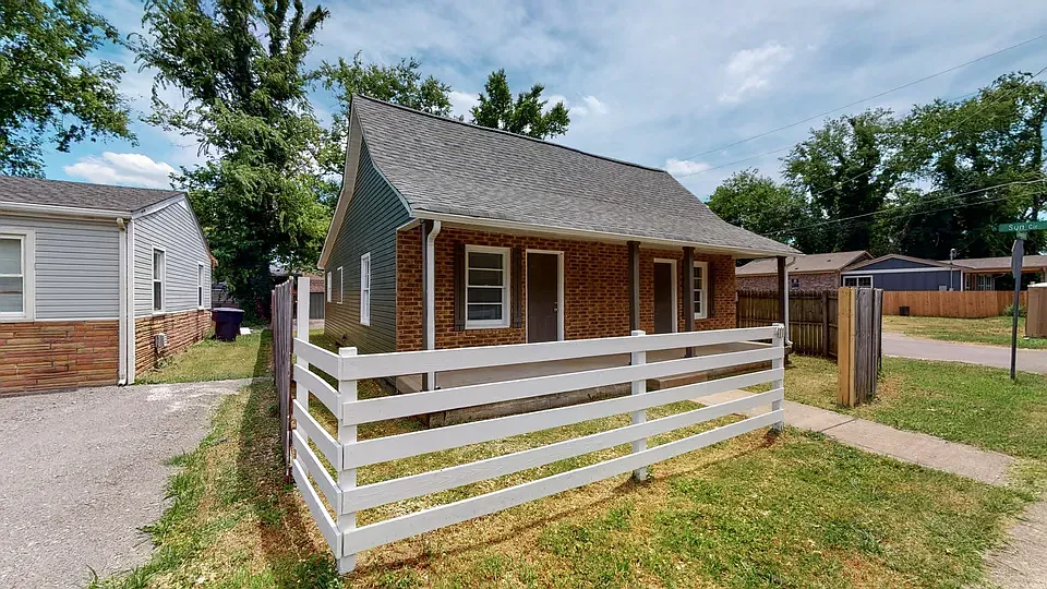 3 bed, 1140 sqft, $1,500 — Photo 2