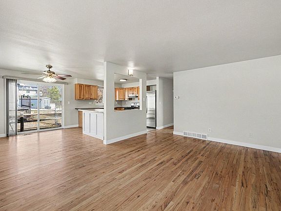 3rd image of 1342 Coulter St