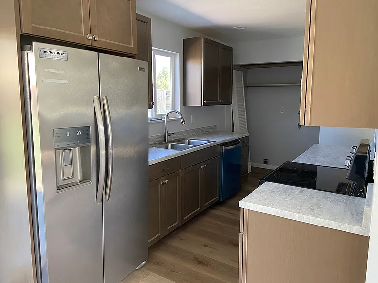 812 S Chestnut St — Photo 2