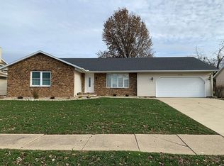 2106 Alameda Dr, Pekin, IL