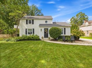 7431 N Boyd Way, Fox Pt, WI 53217