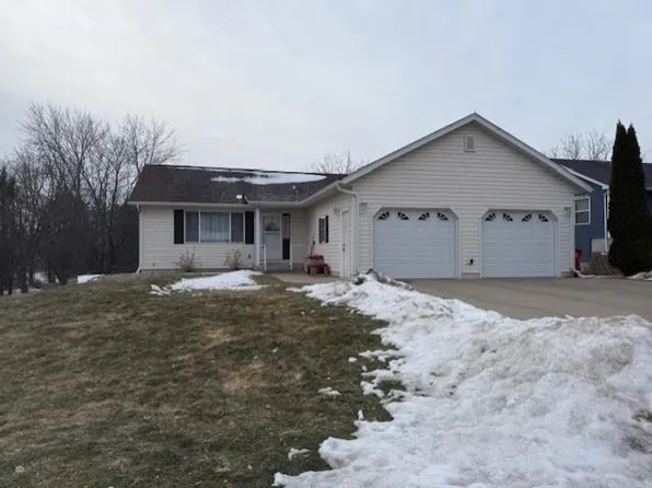 8700 Rollin Sunset Dr, Winona, MN 55987