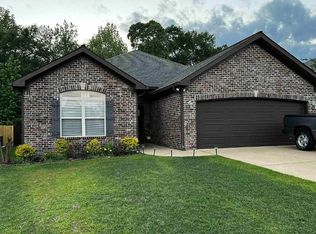 13810 Highland Pointe Dr, Northport, AL 35475
