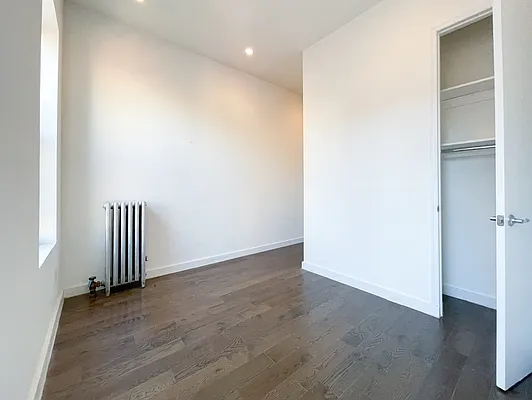 Rented by Kahen Properties | media 11