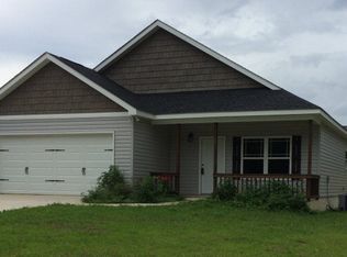 112 Gracebrook Ct, Headland, AL 36375