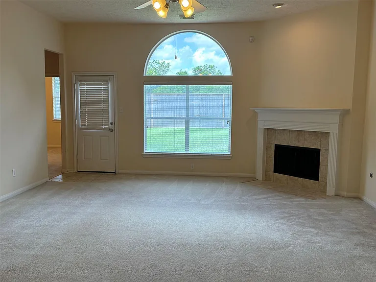 10727 Gilford Crest Dr — Photo 9