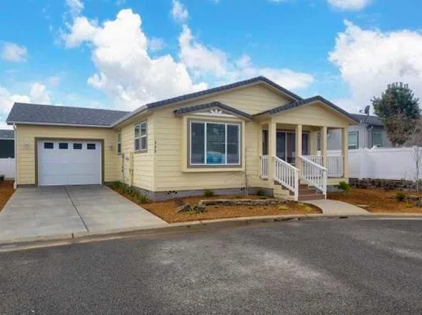 325 Winston Dr #325, Grants Pass, OR 97526