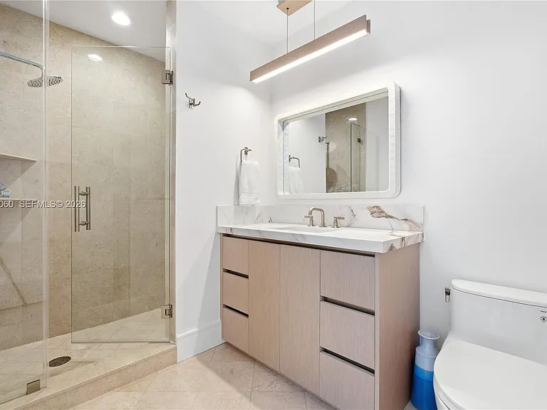 100 S Pointe Dr #1807 — Photo 15
