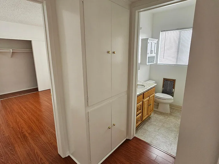 525 N Flores St #2 — Photo 8