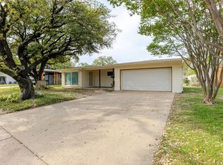 1910 Colony Dr, Irving, TX