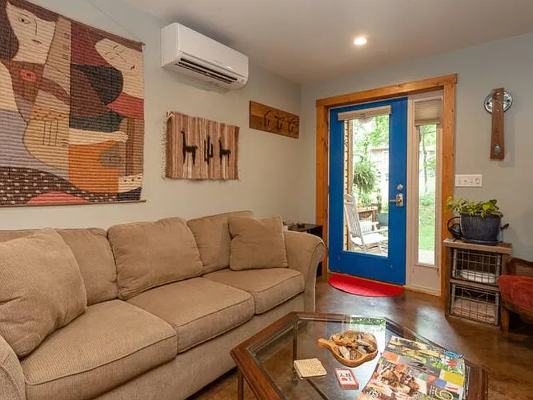 6 Reynolds Rd #1 — Photo 5