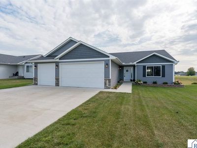 328 Cedar Trail Dr, Le Sueur, MN, 56058