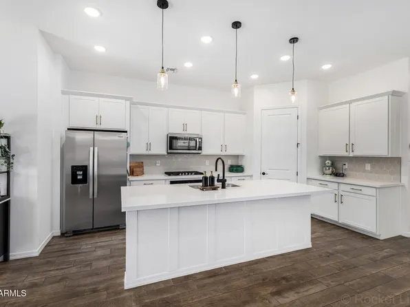 4437 W MOUNTAIN LAURAL Drive, San Tan Valley, AZ 85144
