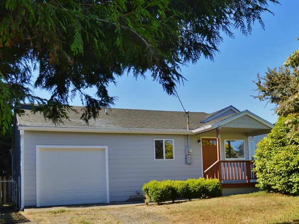 225 NW 7th St, Newport, OR 97365