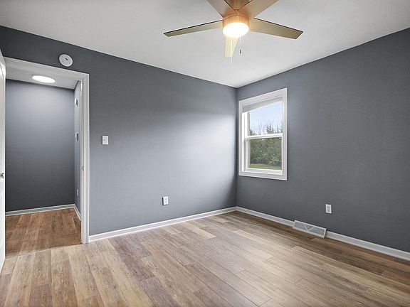 5th image of 2301 Primrose Dr APT 5C