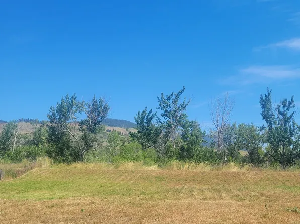 15275 N Union St, La Grande, OR 97850