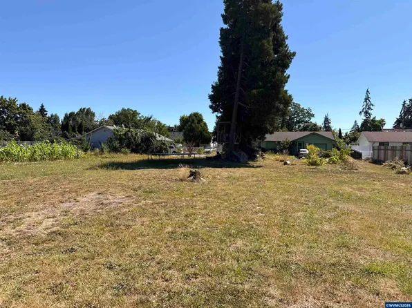 758 Bieber St NE, Salem, OR 97301