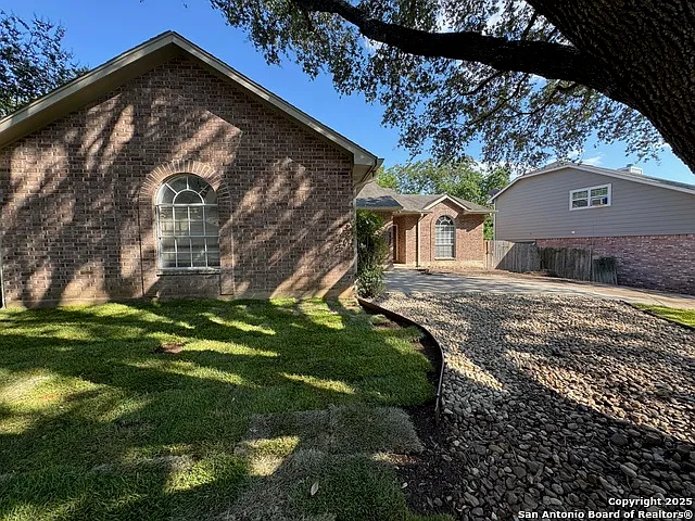 5922 Spring Buck — Photo 4