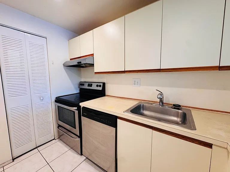 8025 Colony Cir S #203 — Photo 35